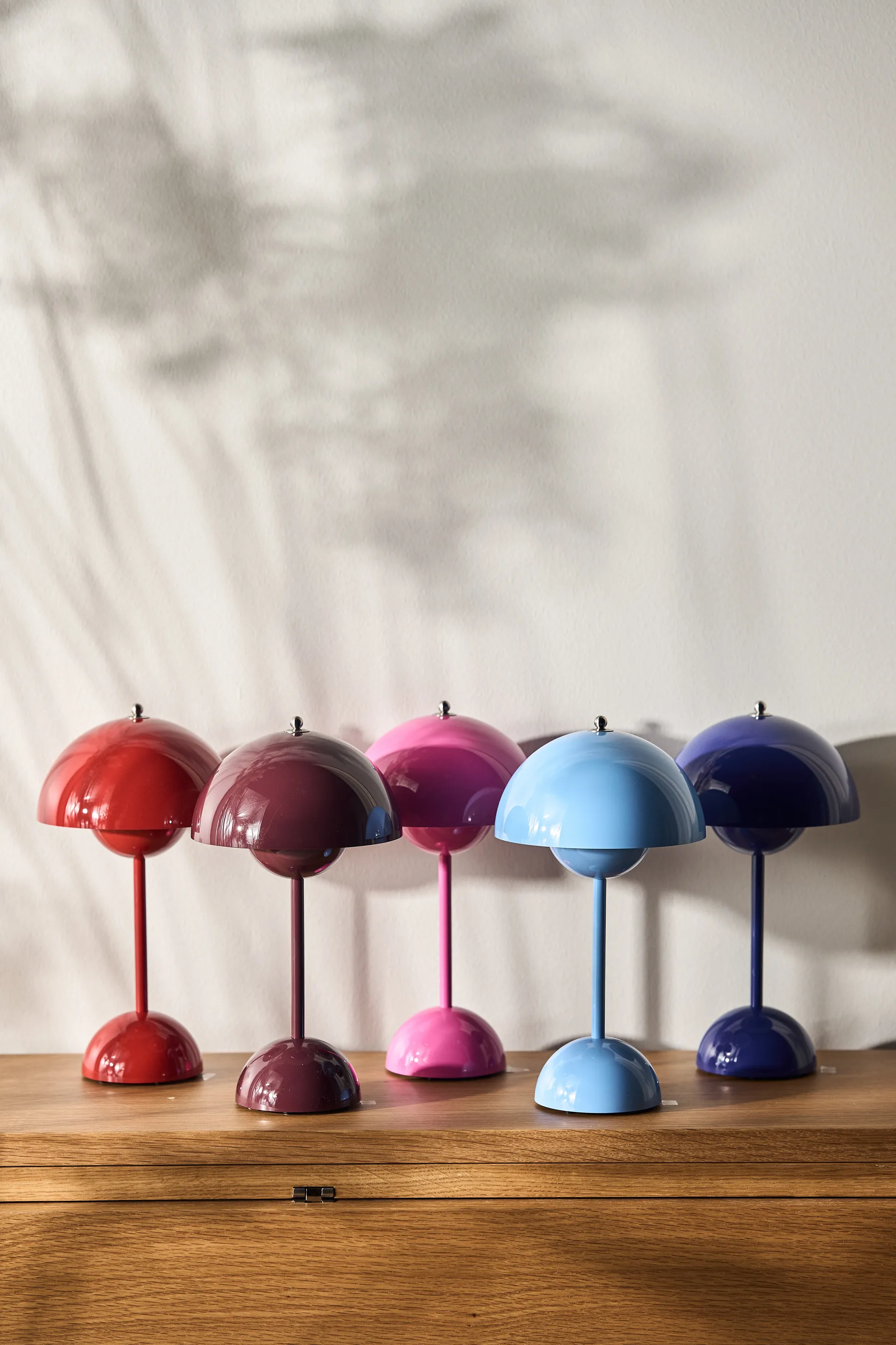 Flowerpot kannettava pöytävalaisin VP9, Dark plum &Tradition