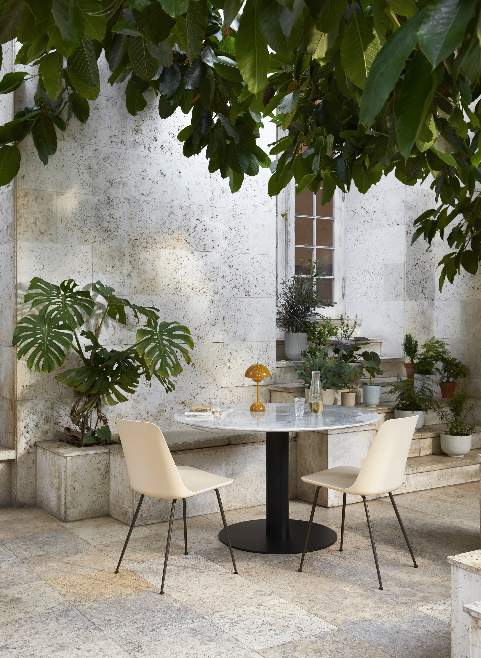 Flowerpot kannettava pöytävalaisin VP9, Mustard &Tradition