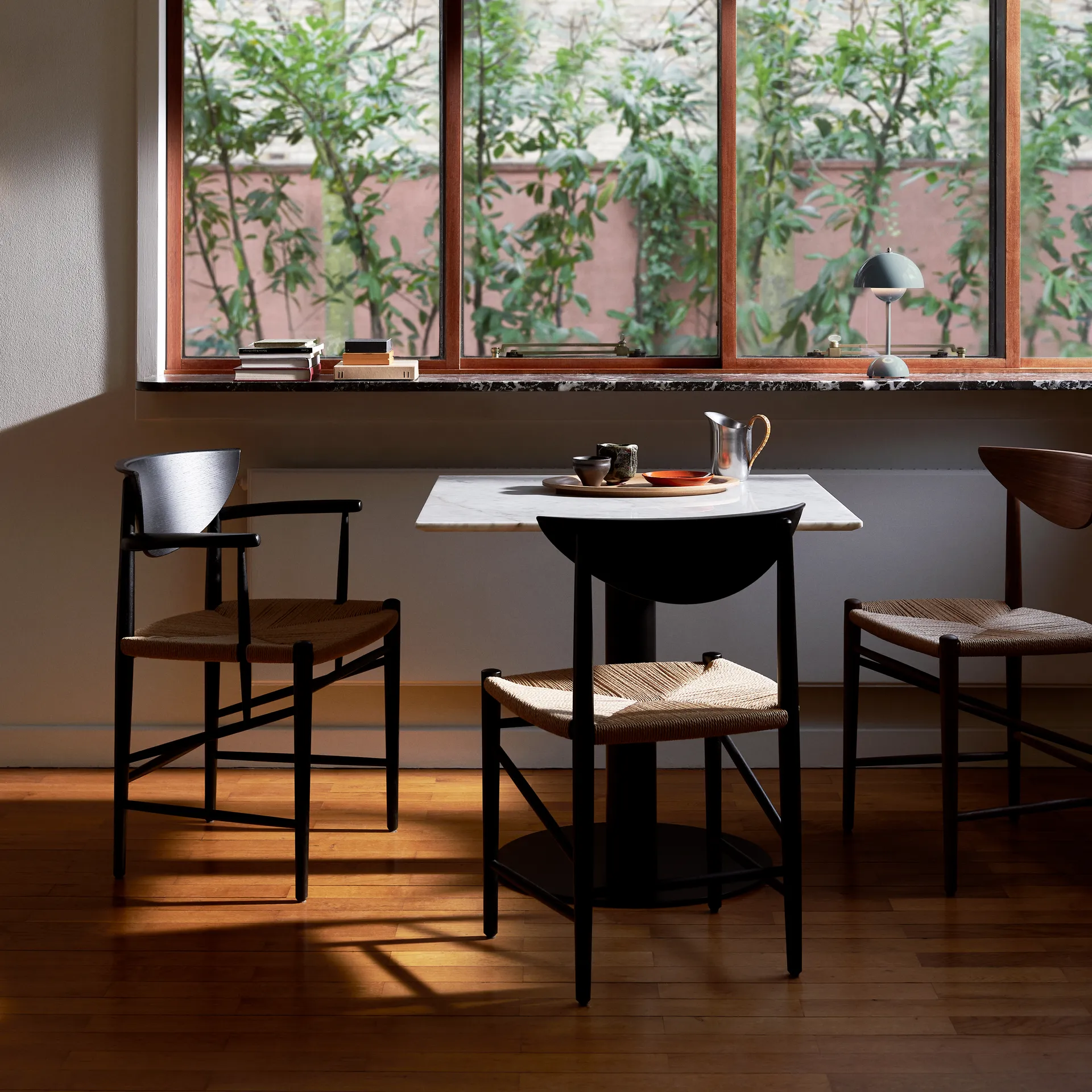 Flowerpot kannettava pöytävalaisin VP9, Stone blue &Tradition