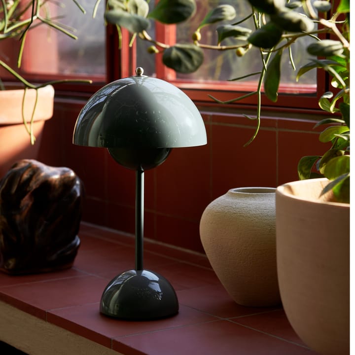 Flowerpot kannettava pöytävalaisin VP9, Stone blue &Tradition