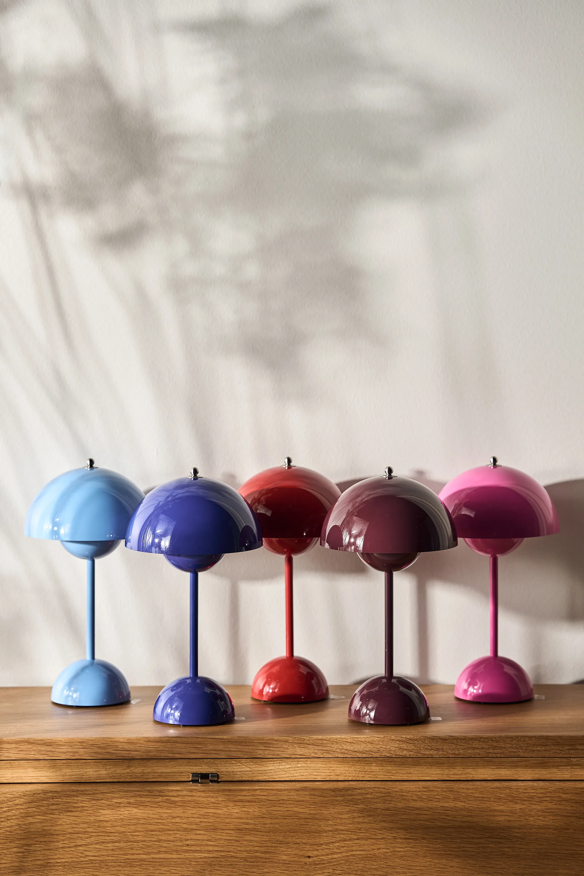 Flowerpot kannettava pöytävalaisin VP9, Swim blue &Tradition