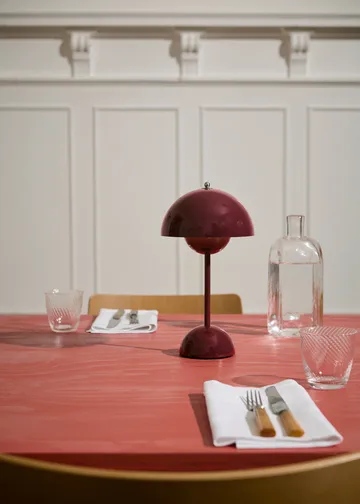 Flowerpot kannettava pöytävalaisin VP9 - Vermilion red - &Tradition