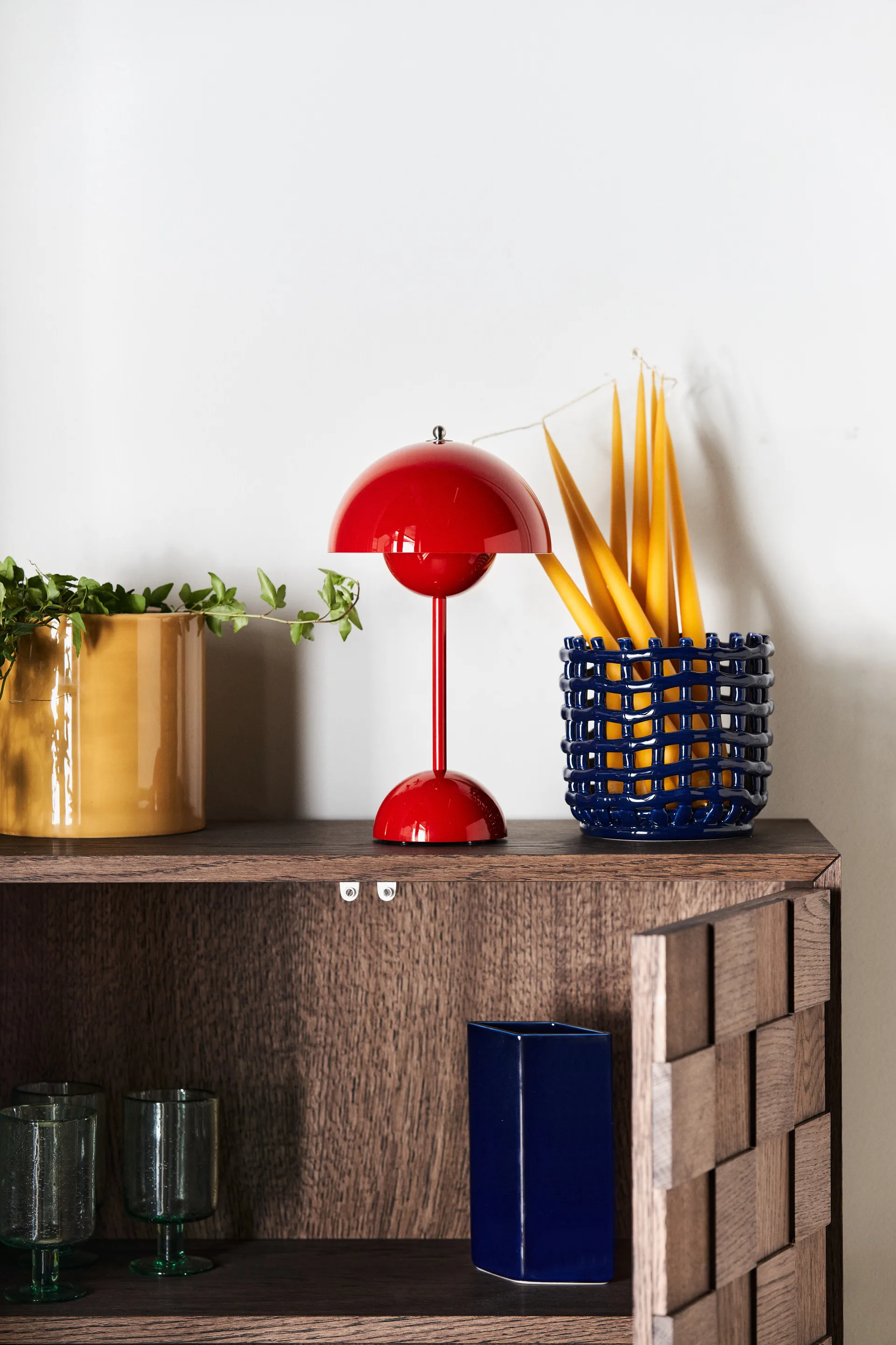 Flowerpot kannettava pöytävalaisin VP9, Vermilion red &Tradition