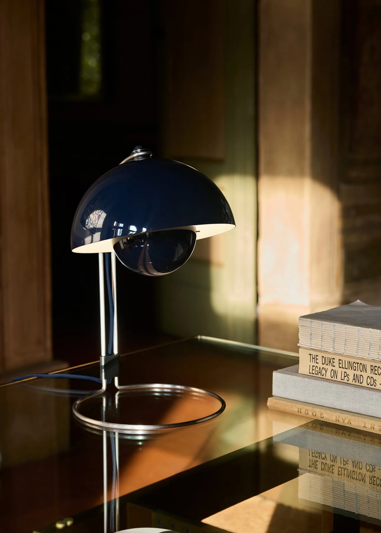 FlowerPot pöytävalaisin VP4, Teräksen­sininen &Tradition