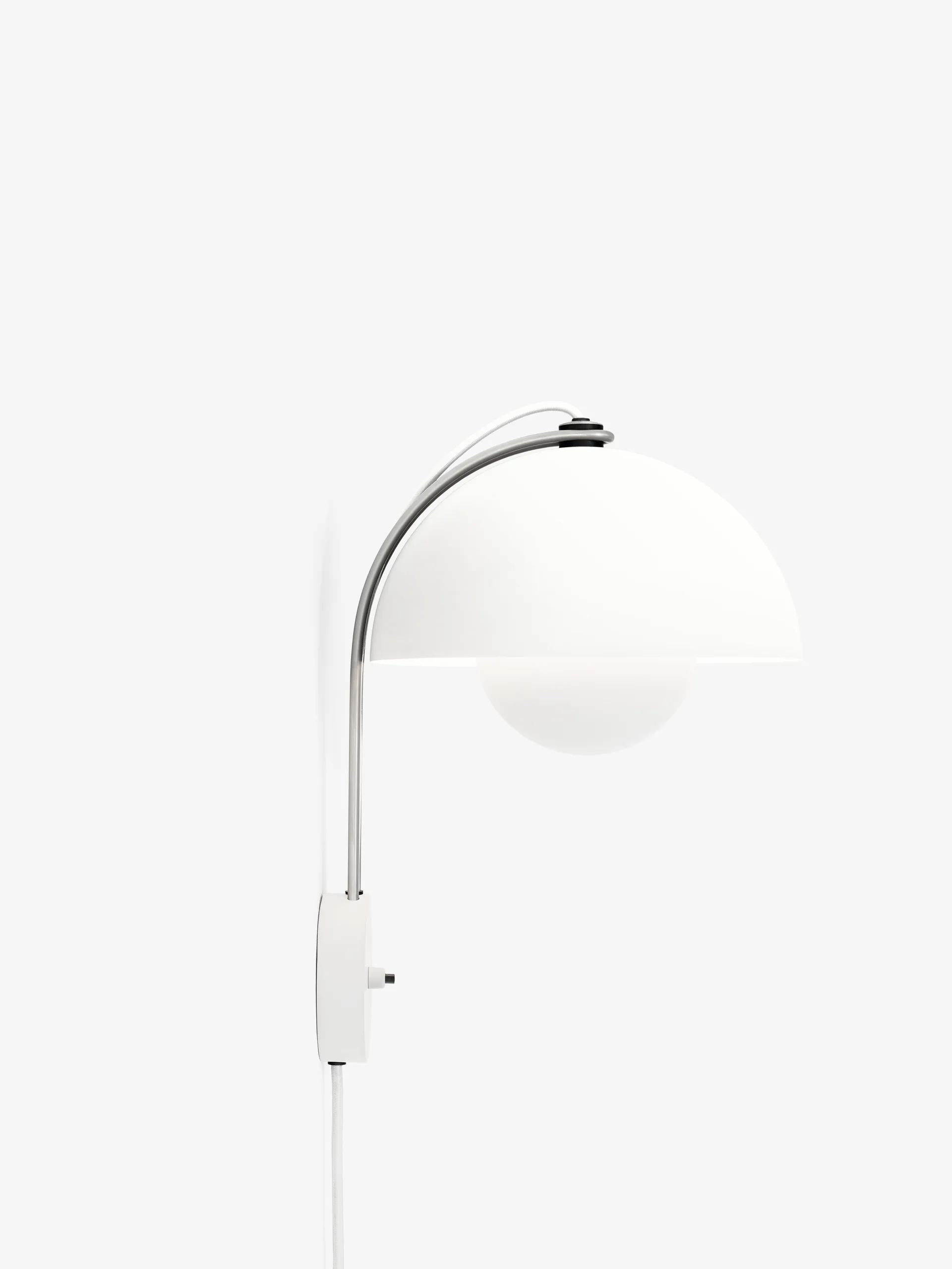 Flowerpot seinävalaisin VP8, Matt white &Tradition