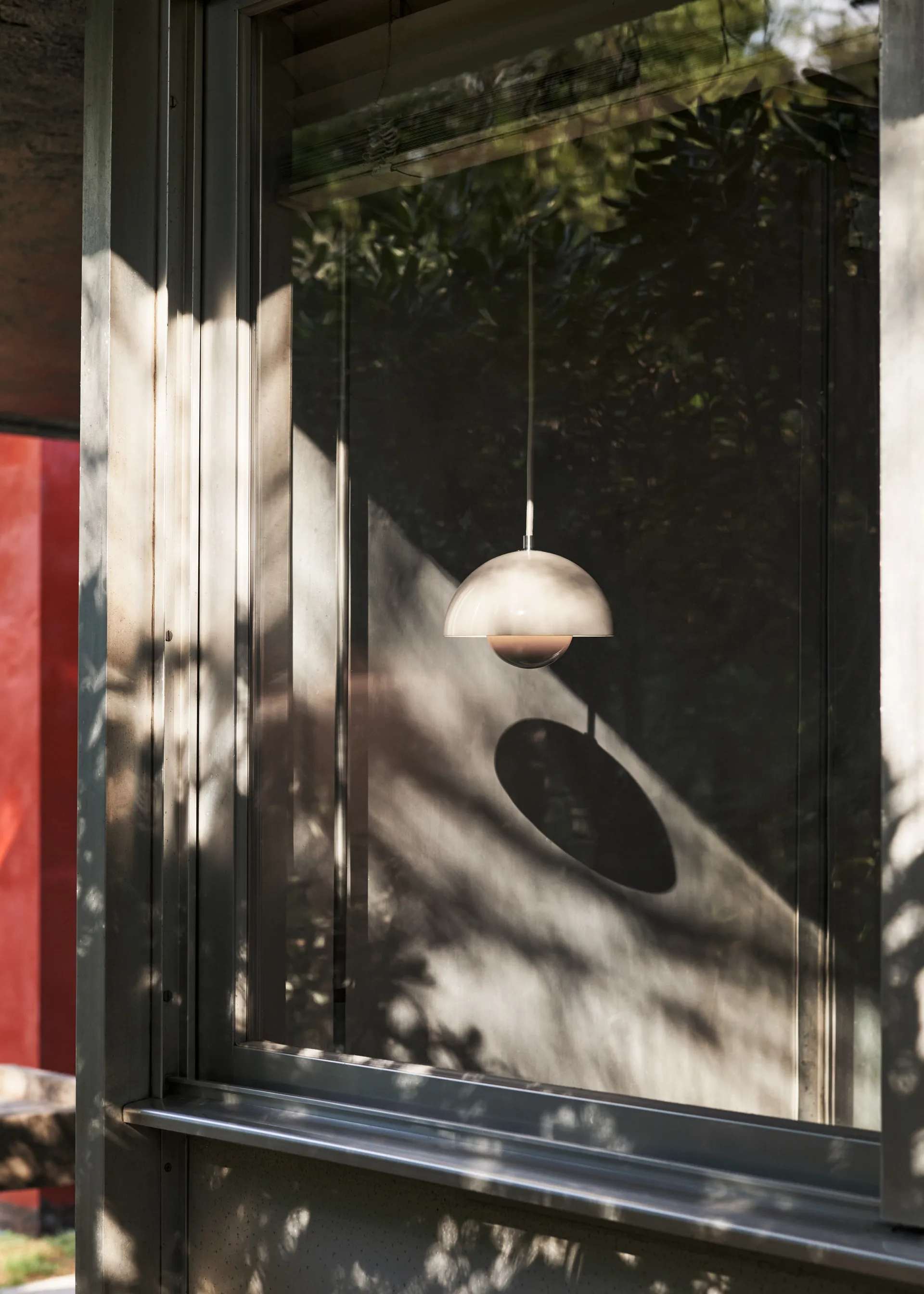 Flowerpot VP10 riippuvalaisin, Grey beige &Tradition