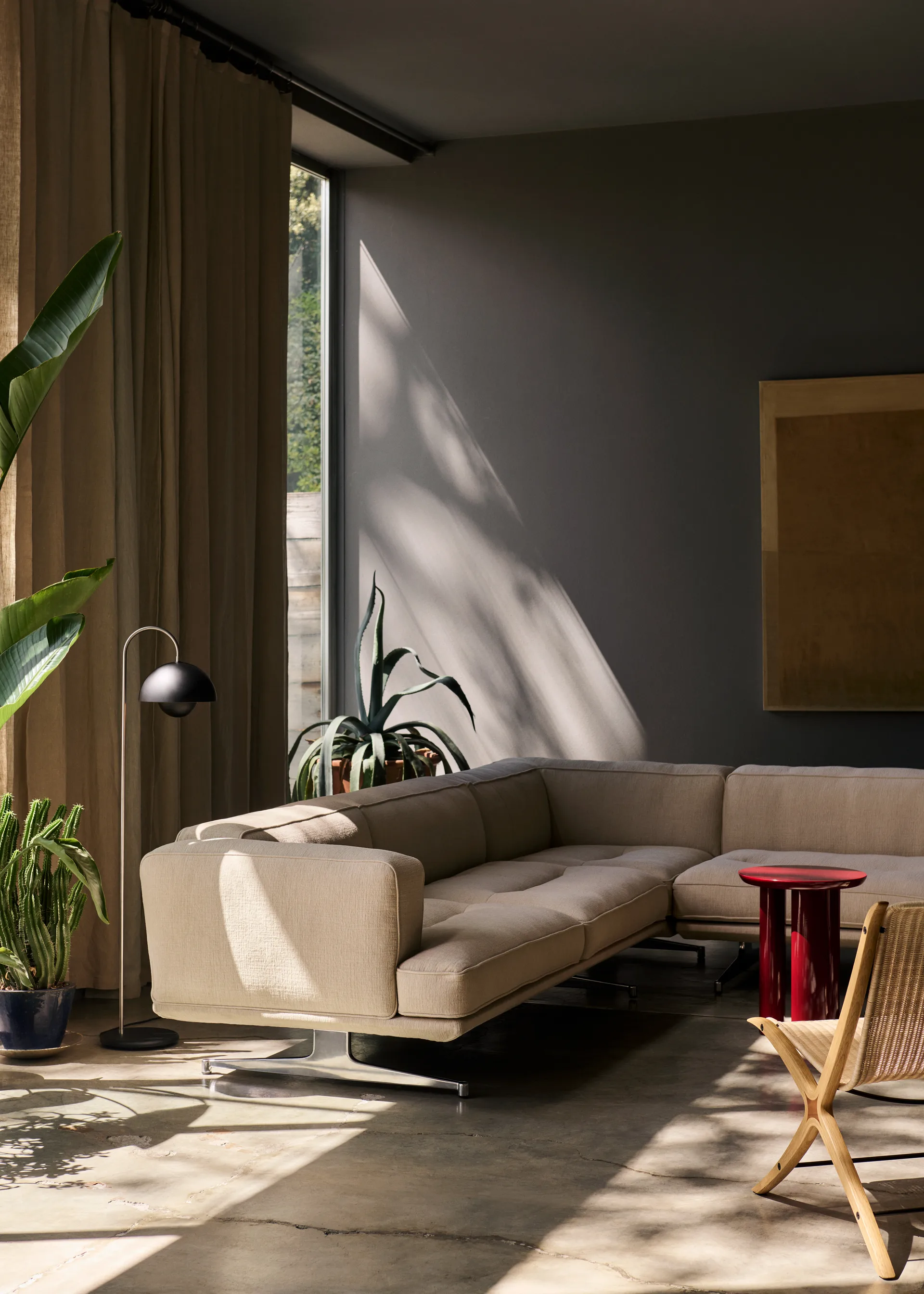 Flowerpot VP12 lattiavalaisin, Matt black &Tradition