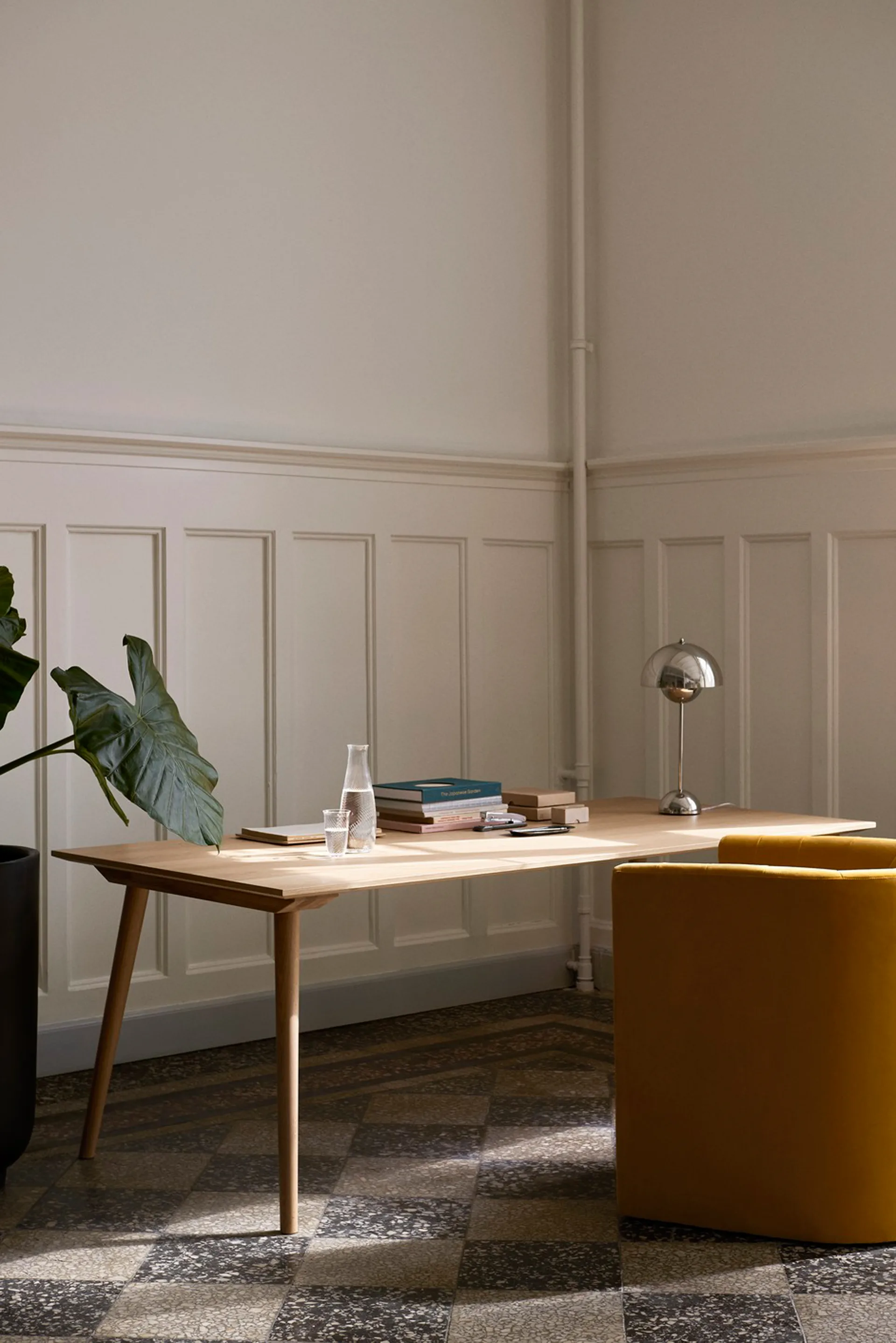 FlowerPot VP3 pöytävalaisin, Chrome-plated &Tradition