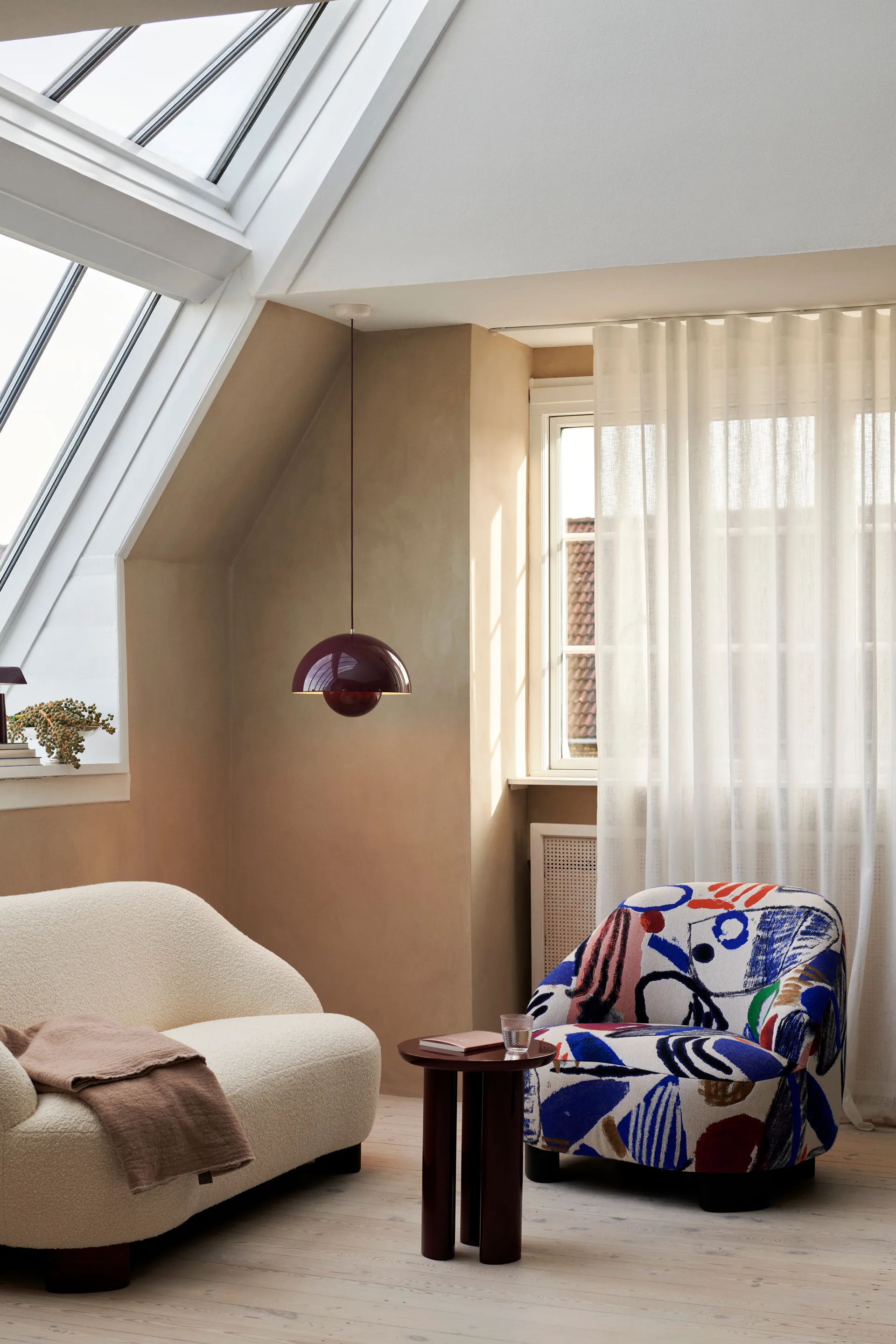 Flowerpot VP7 riippuvalaisin, Dark plum &Tradition