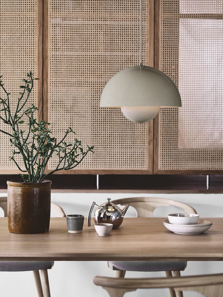 Flowerpot VP7 riippuvalaisin, Harmaa-beige &Tradition