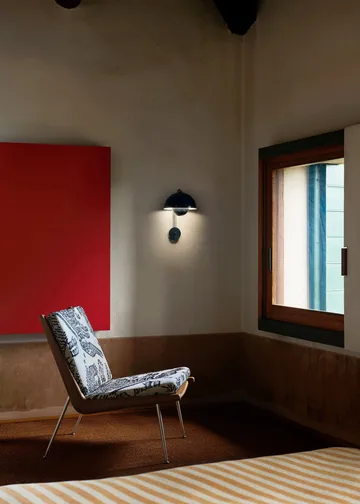 Flowerpot VP8 seinävalaisin - Teräksen­sininen - &Tradition