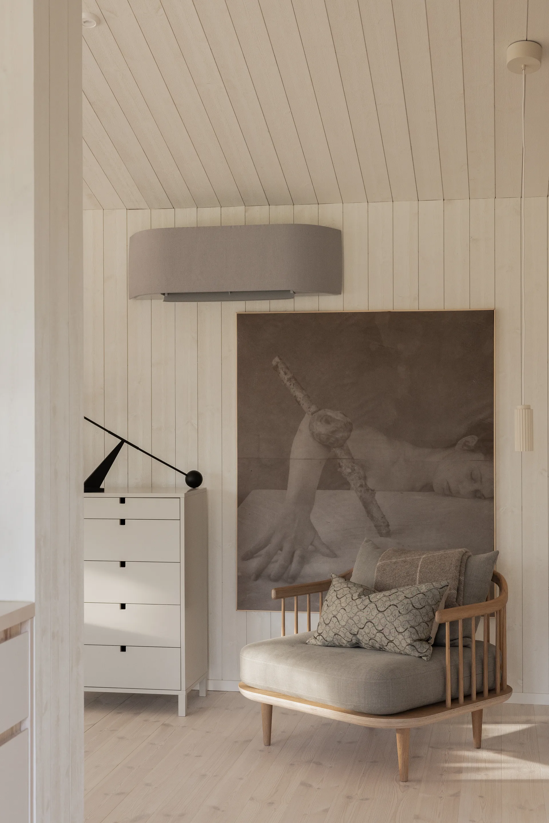 Fly nojatuoli SC0, vaaleaa öljyttyä tammea + beigenvärinen kangas &Tradition