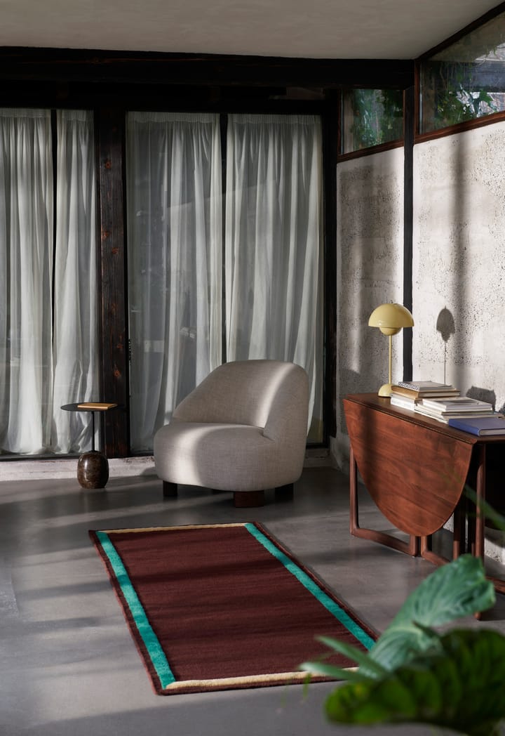 Framed AP14 -matto 90 x 240 cm, Plum &Tradition