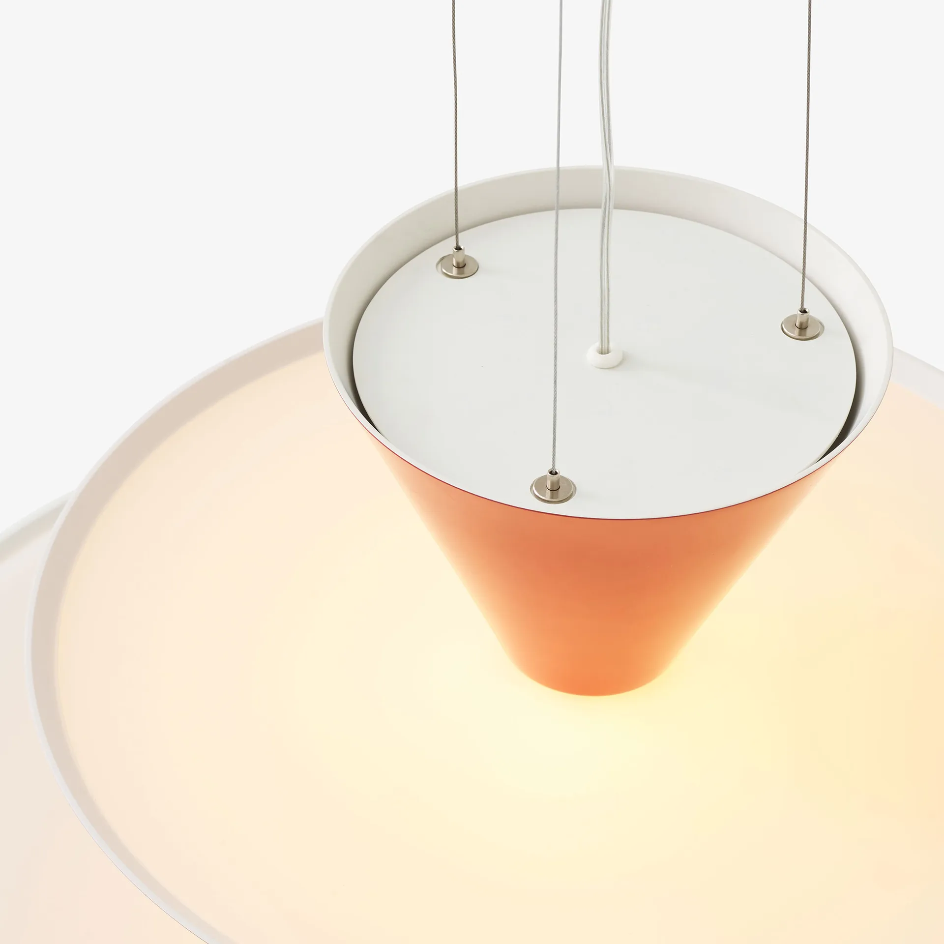 Gio LN15 riippuvalaisin Ø92 cm, Vermilion red-d. burgundy-ecru &Tradition