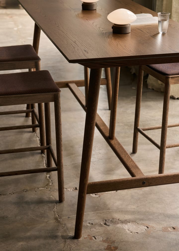 In Between SK26 Counter Table baaripöytä 190x80x95 cm, Savutammi &Tradition
