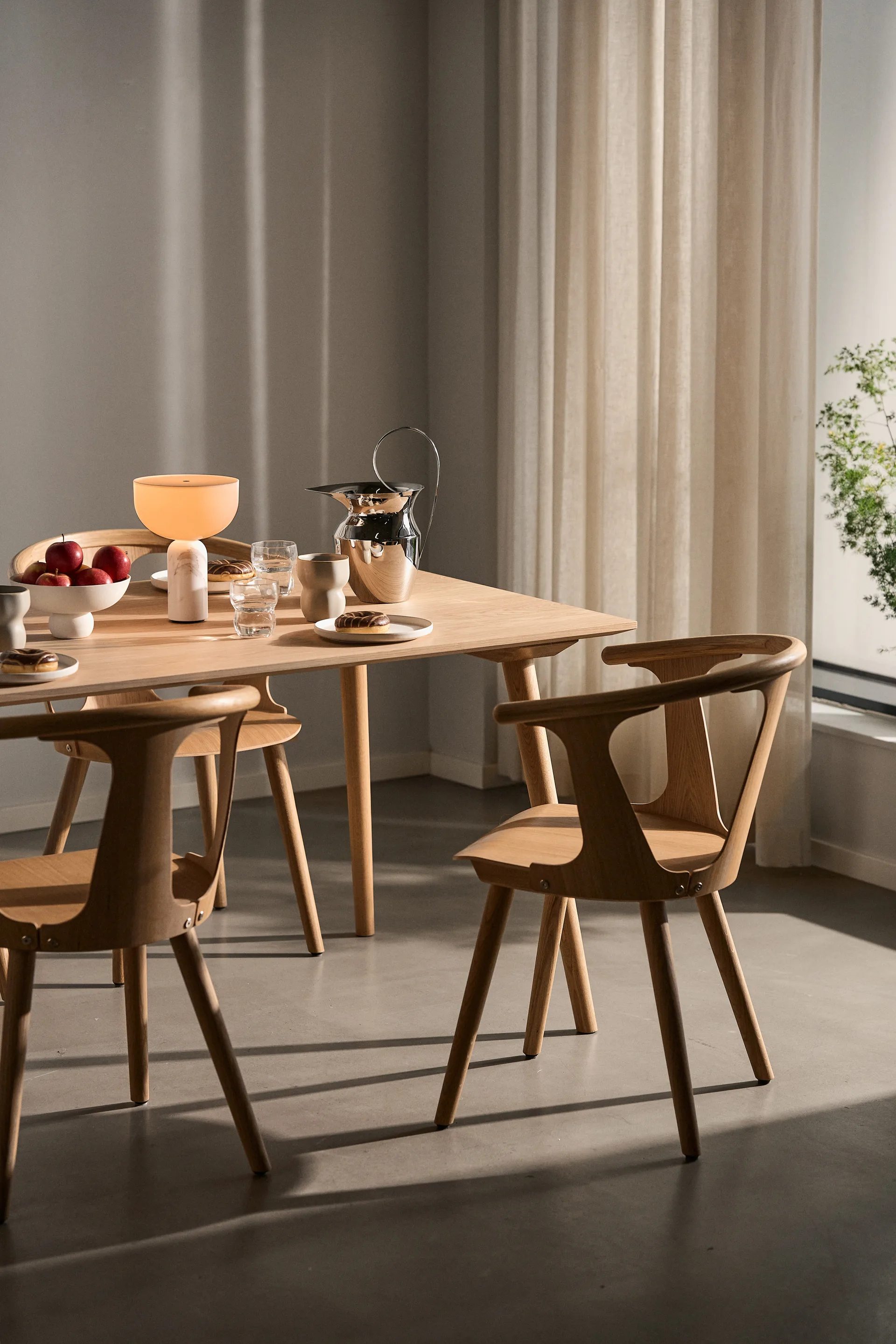 In Between tuoli SK1, vaaleaa öljyttyä tammea &Tradition