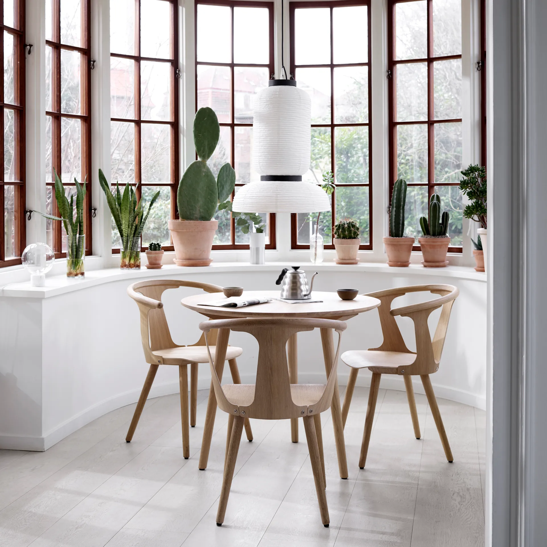 In Between tuoli SK1, vaaleaa öljyttyä tammea &Tradition