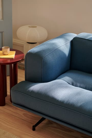 Inland AV23 3-istuttava sohva - Vidar 4 Denim Blue 733-mustat jalat - &Tradition