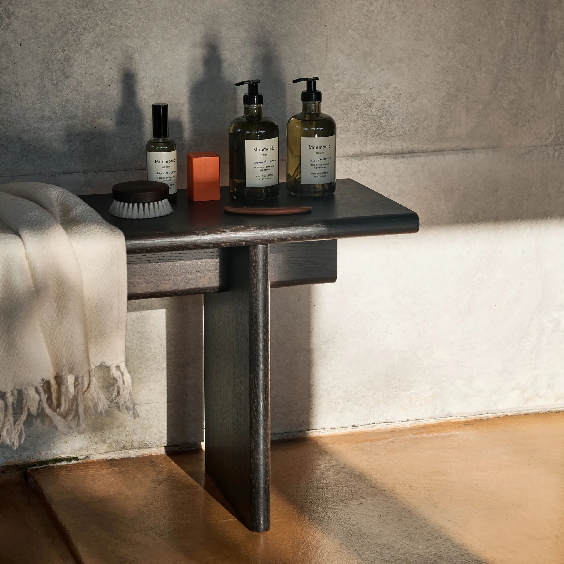 Ita OS6 penkki 230 cm, Dark stained oak &Tradition