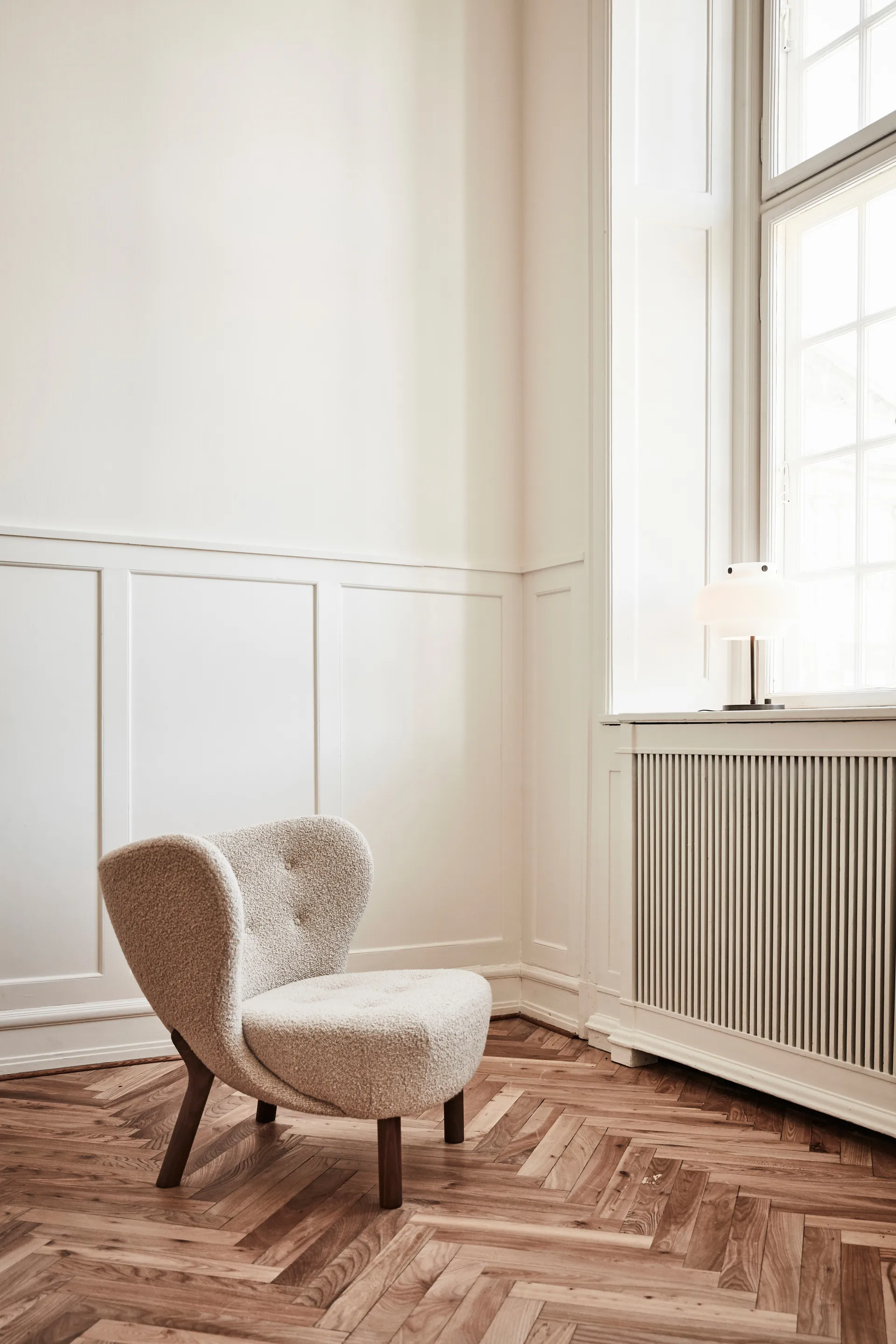 Little Petra VB1 -nojatuoli, Öljytty saksanpähkinä-Karakorum 003 &Tradition