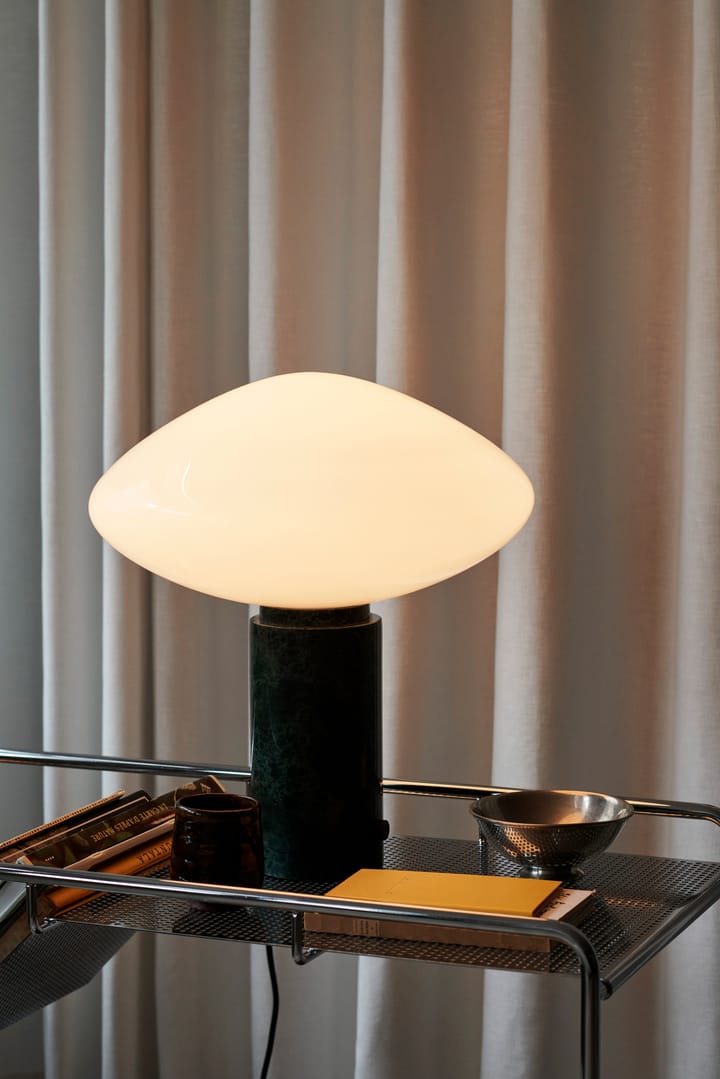 Mist AP17 -pöytävalaisin Ø 37 cm, Matt White & Guatemala Verde &Tradition