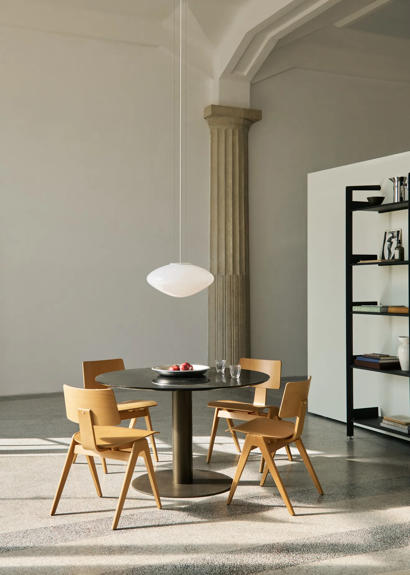 Mist AP20 riippuvalaisin Ø56 cm, White-opal glass &Tradition