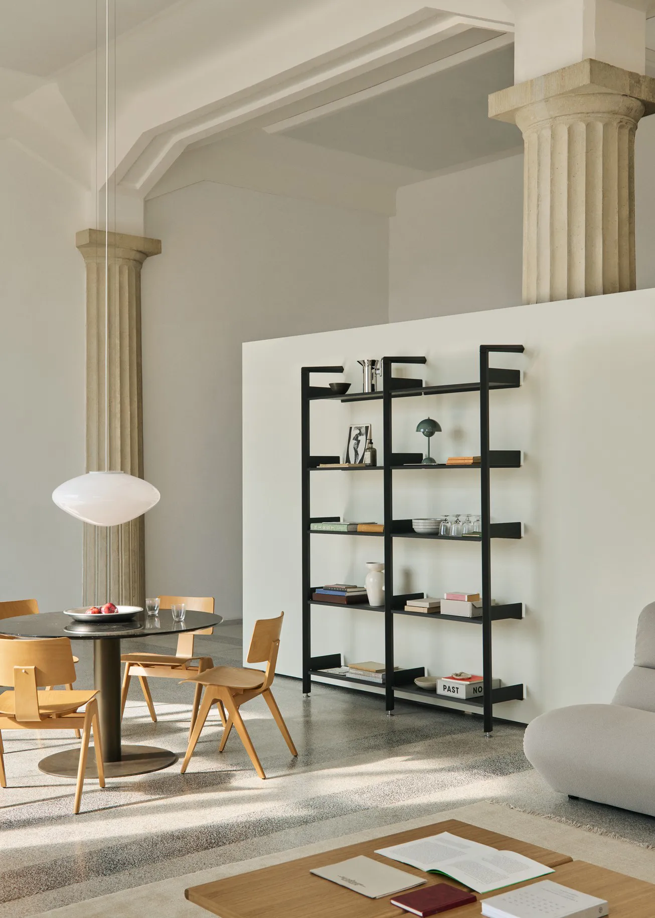 Mist AP20 riippuvalaisin Ø56 cm, White-opal glass &Tradition