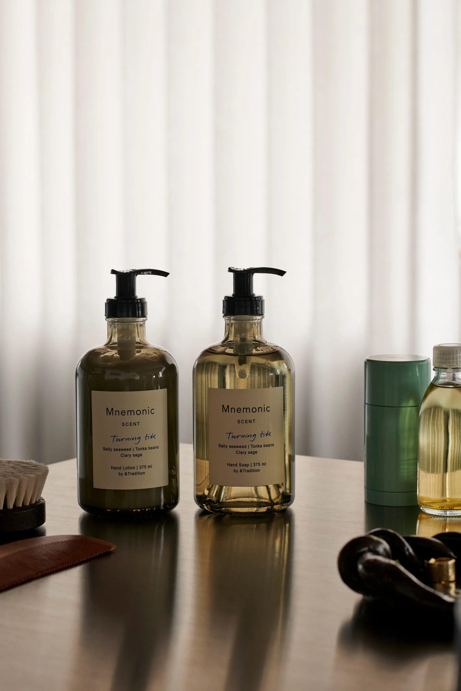 Mnemonic MNC1 -käsisaippua 375 ml, Turning tide &Tradition