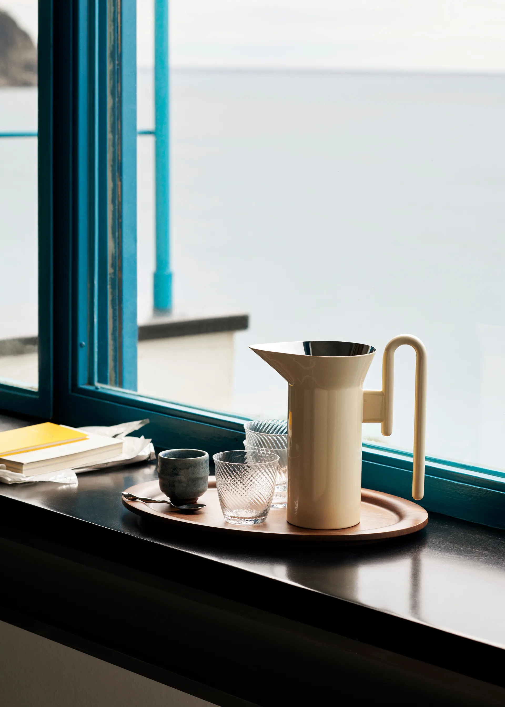 Momento JH38 -kannu 1 litra, Ivory &Tradition