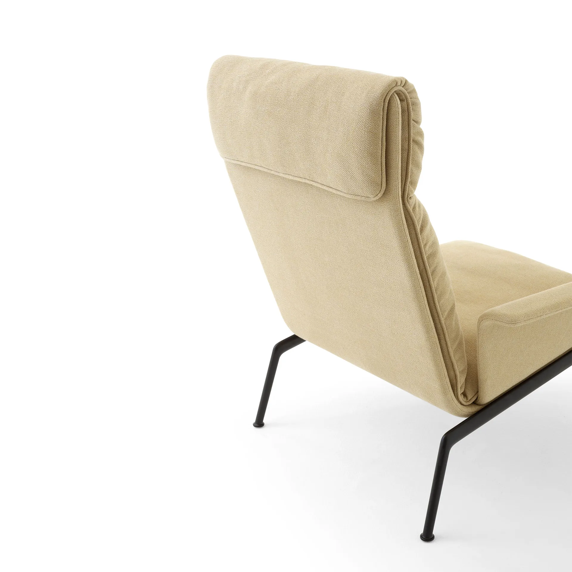 Muno LN17 High back lounge-nojatuoli, Warm black-Clay 0007 &Tradition