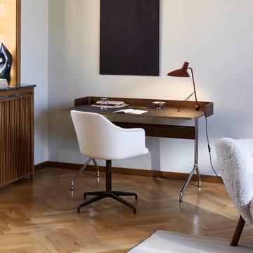 Pavilion AV17 -kirjoituspöytä - Mushroom linoleum, lakattu tammi, kromijalat - &Tradition