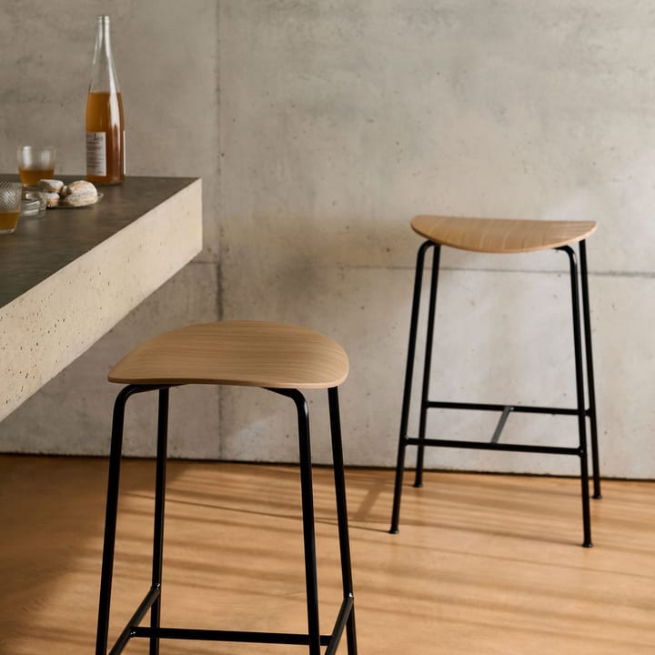 Pavilion AV38 baarijakkara 79 cm, Black-lacquered oak &Tradition
