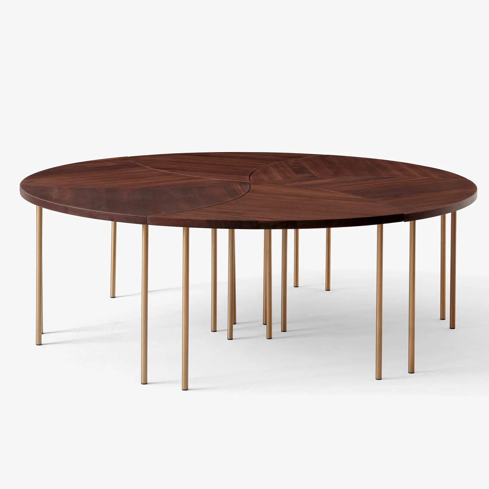 Pinwheel sivupöytä HM7, Saksanpähkinä &Tradition