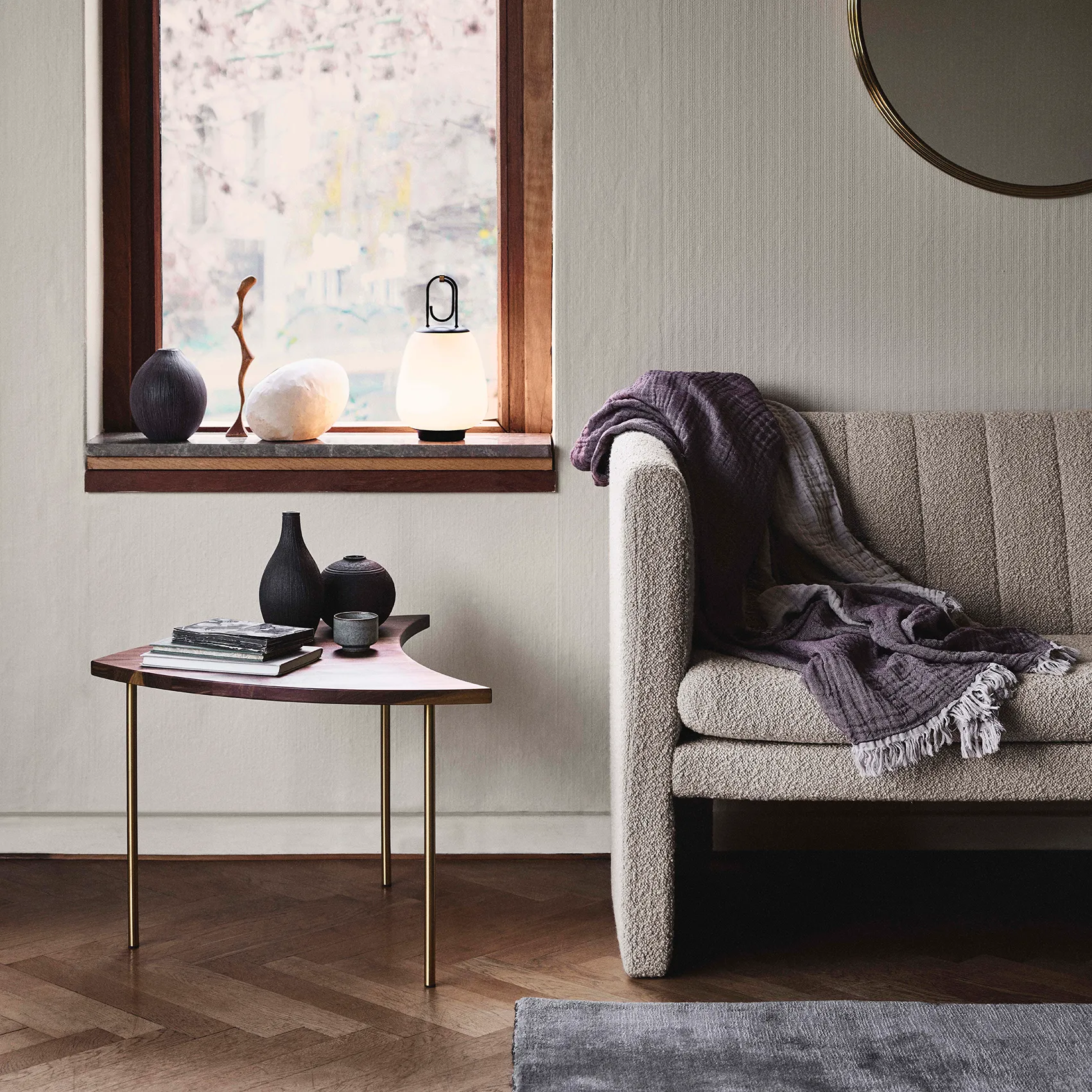 Pinwheel sivupöytä HM7, Saksanpähkinä &Tradition