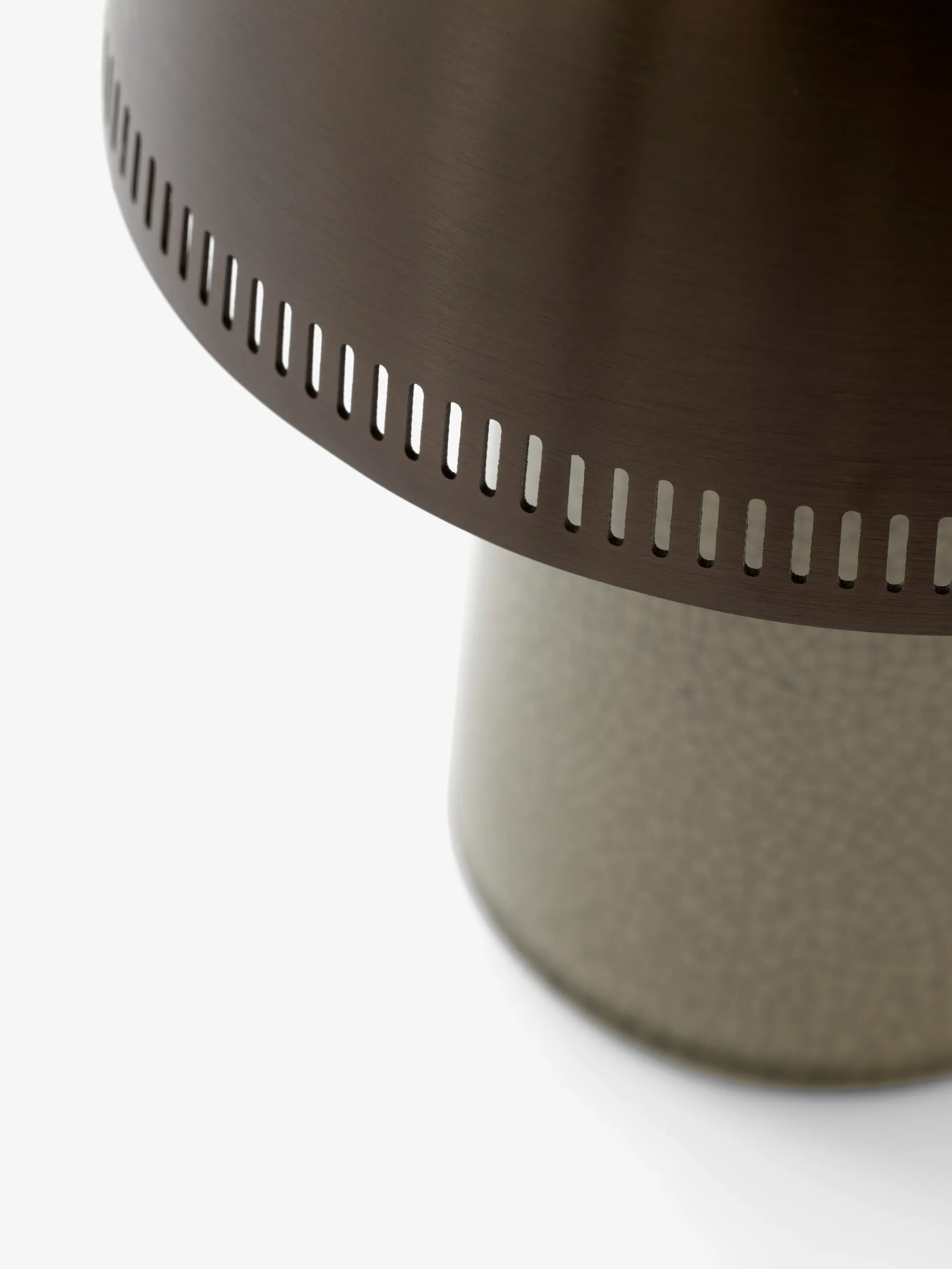 Raku SH8 -pöytävalaisin, Beige Grey & Bronze &Tradition