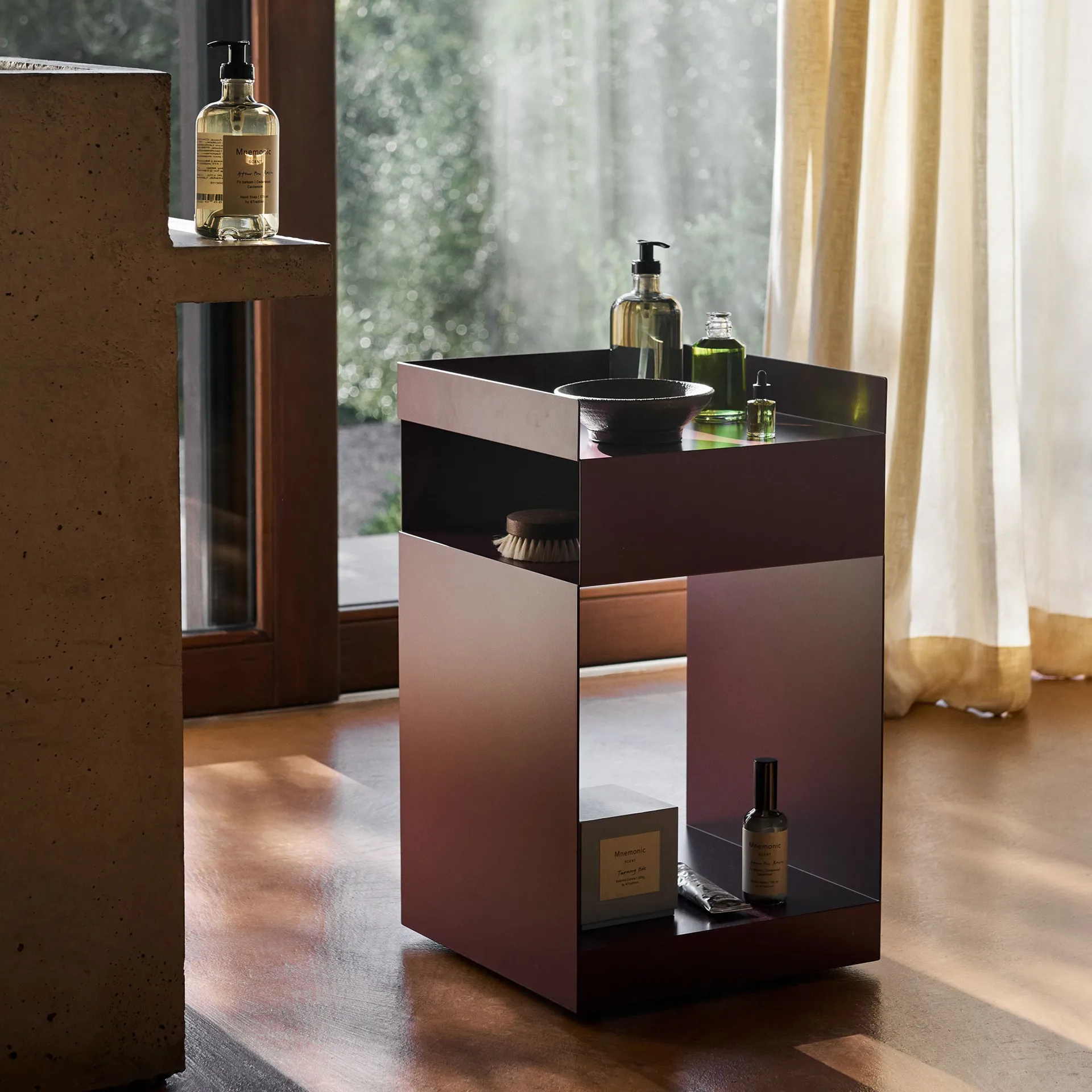 Rotate SC73 -tarjoiluvaunu, Dark plum &Tradition