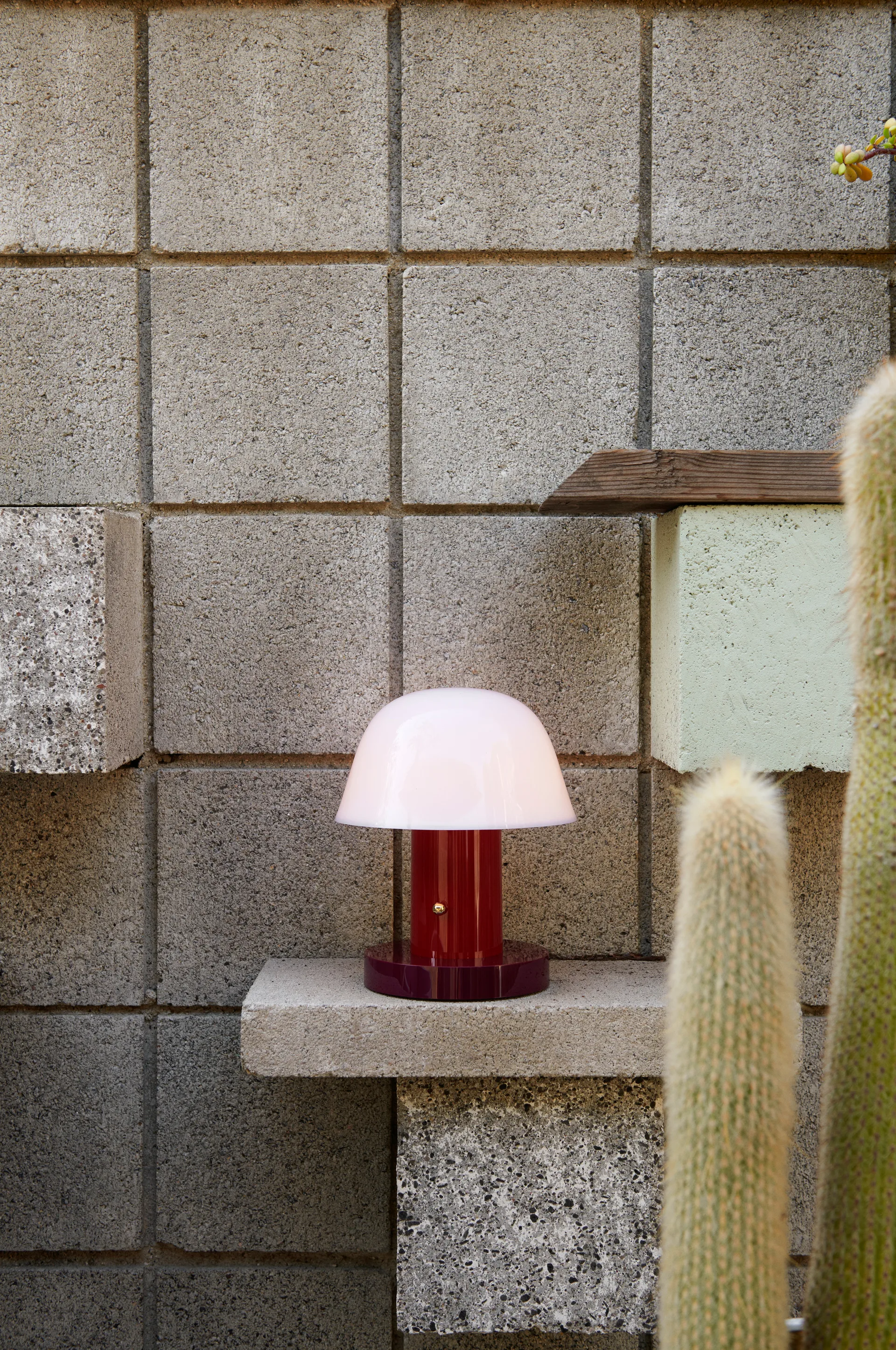 Setago JH27 -pöytälamppu, Maroon-grape &Tradition