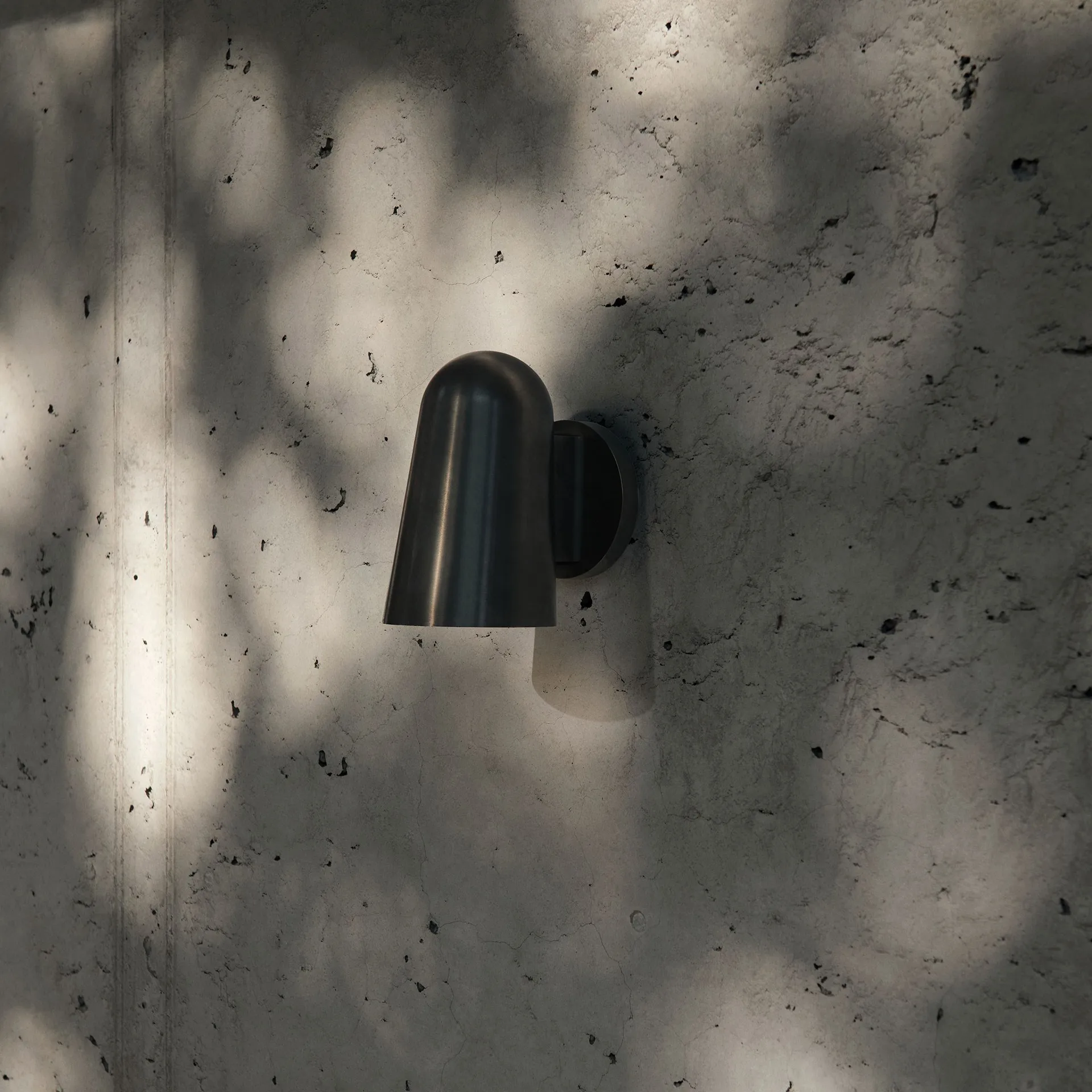 Solid SC105 seinävalaisin, Bronzed brass &Tradition