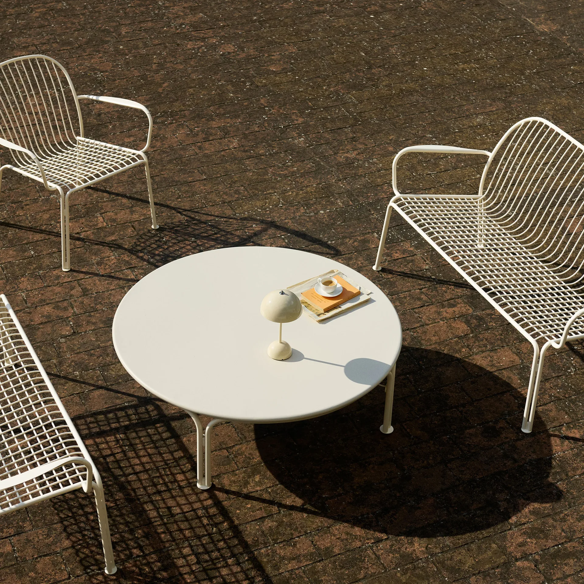 Thorvald SC109 sohvapöytä, Ivory, Ø115 cm &Tradition