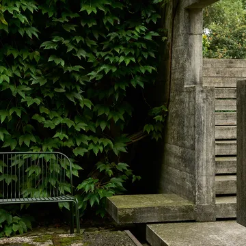 Thorvald SC111 penkki - Bronze green, 129 cm - &Tradition