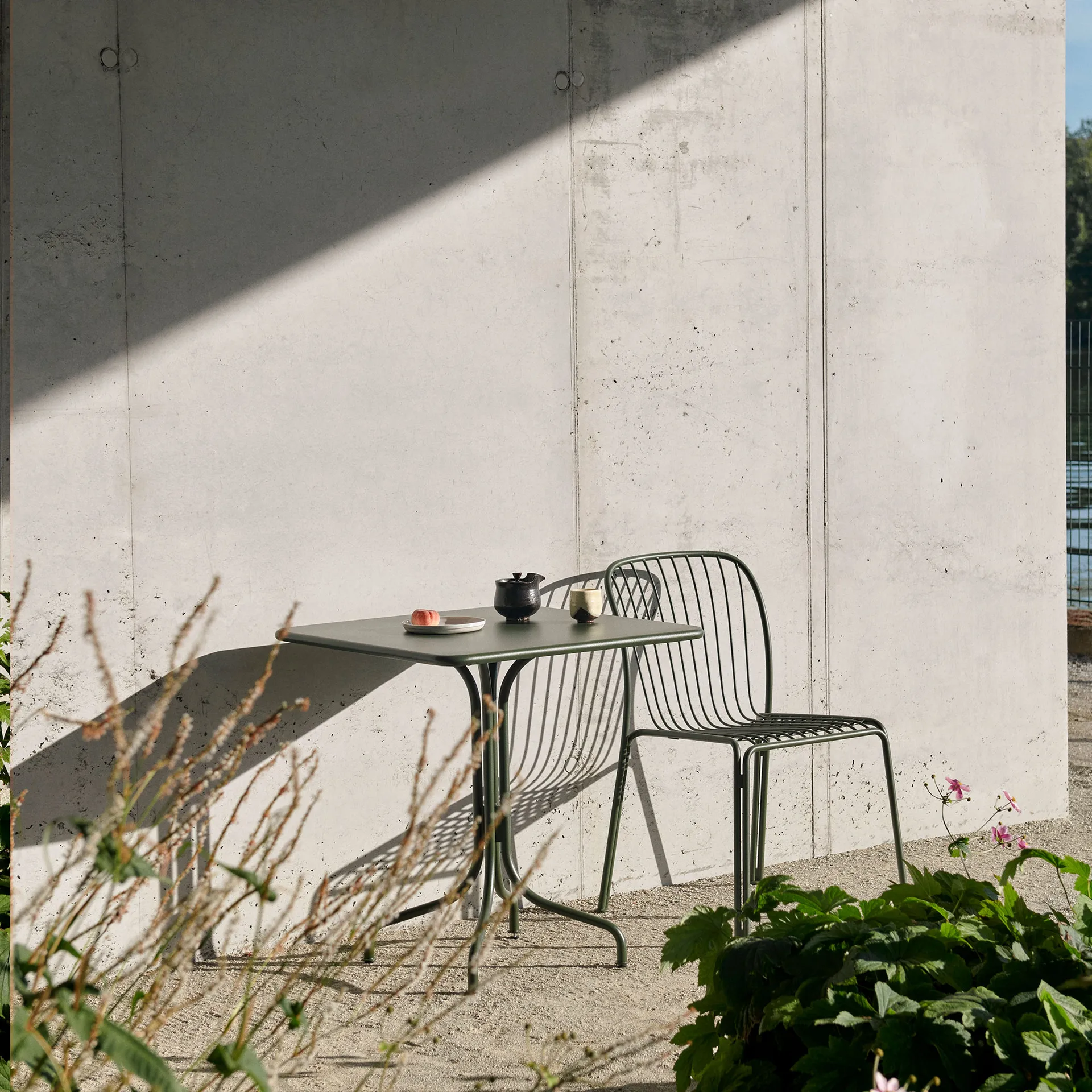 Thorvald SC97 kahvipöytä 70x70 cm, Bronze green &Tradition