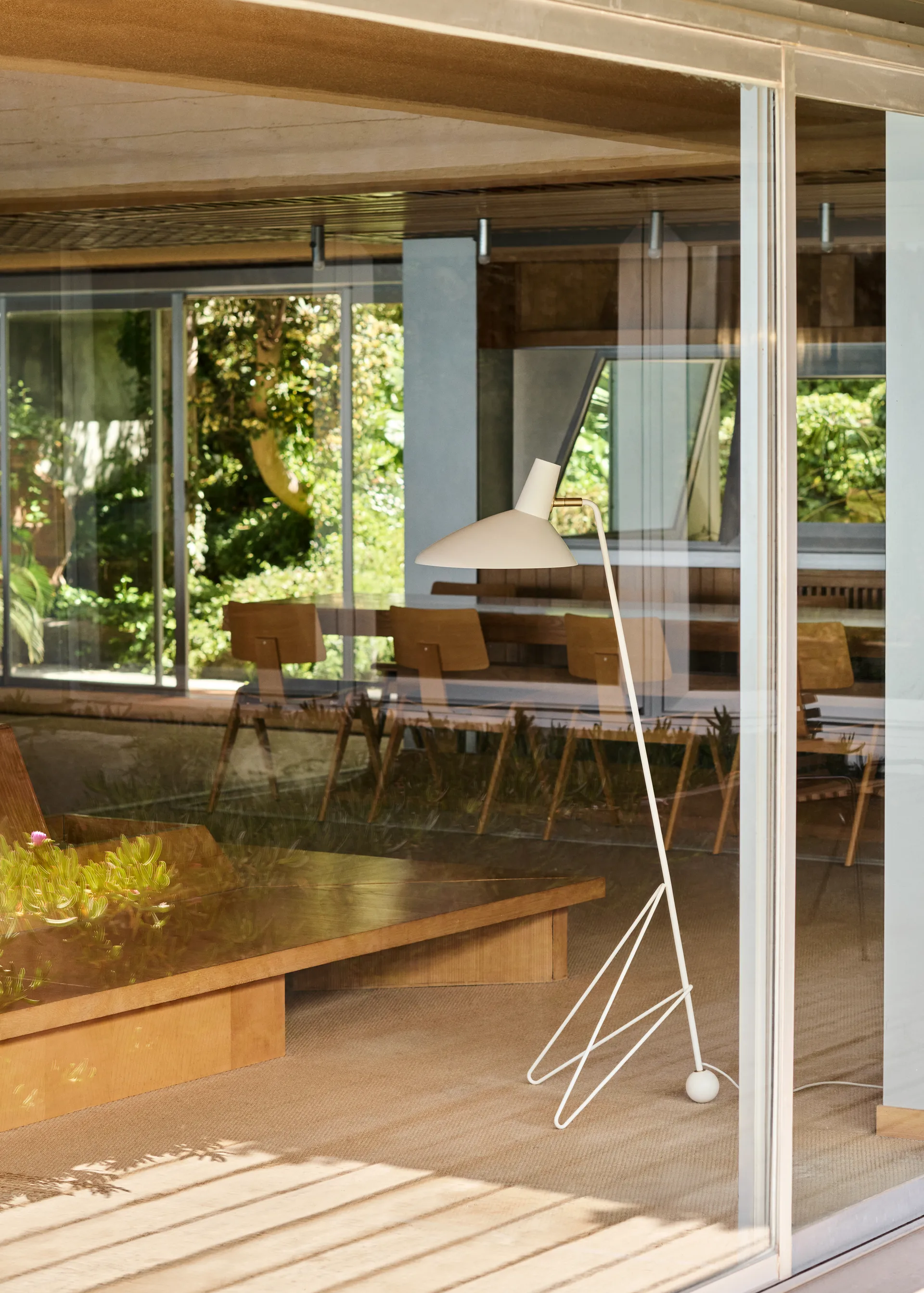 Tripod lattiavalaisin HM8, Matt white &Tradition