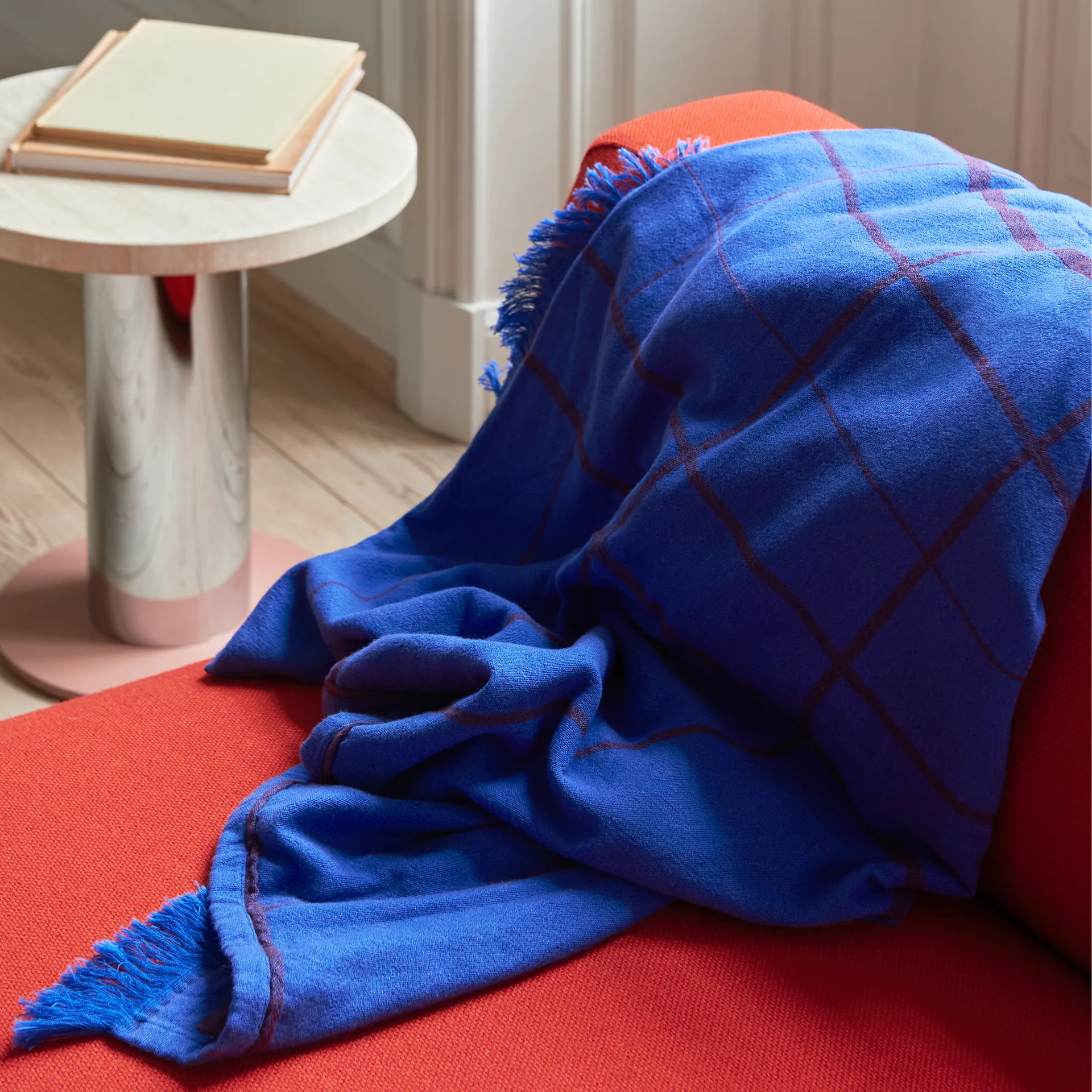 Untitled AP10 -huopa 150 x 210 cm, Electric Blue &Tradition