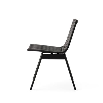Ville Outdoor AV33 tuoli - Warm black - &Tradition