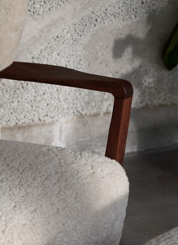 Wulff Lounge Chair ATD2 -nojatuoli - Öljytty saksanpähkinä-Moonlight  - &Tradition
