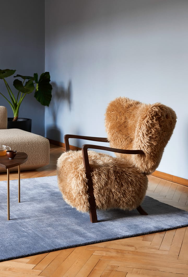 Wulff Lounge Chair ATD2 -nojatuoli - Öljytty saksanpähkinä-Sheepskin honey - &Tradition