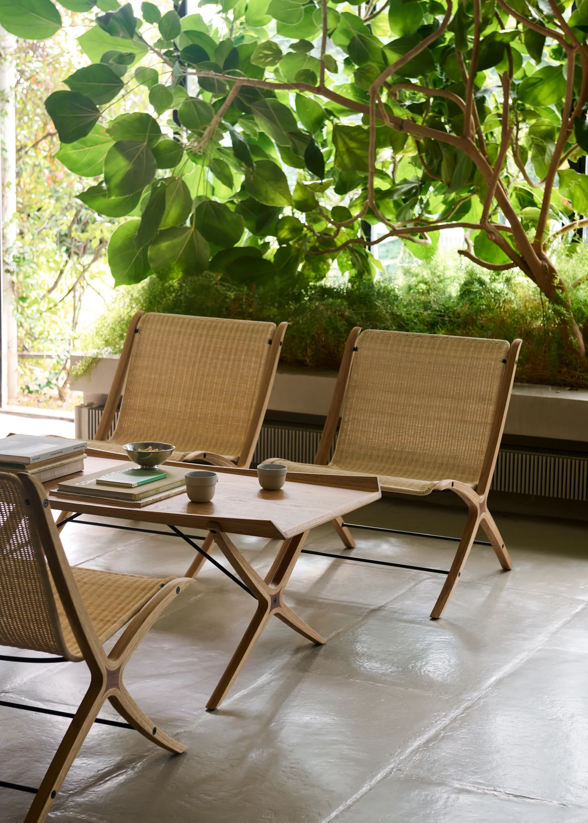 X HM13 sohvapöytä 61x120 cm, Lacquered oak-walnut inserts &Tradition