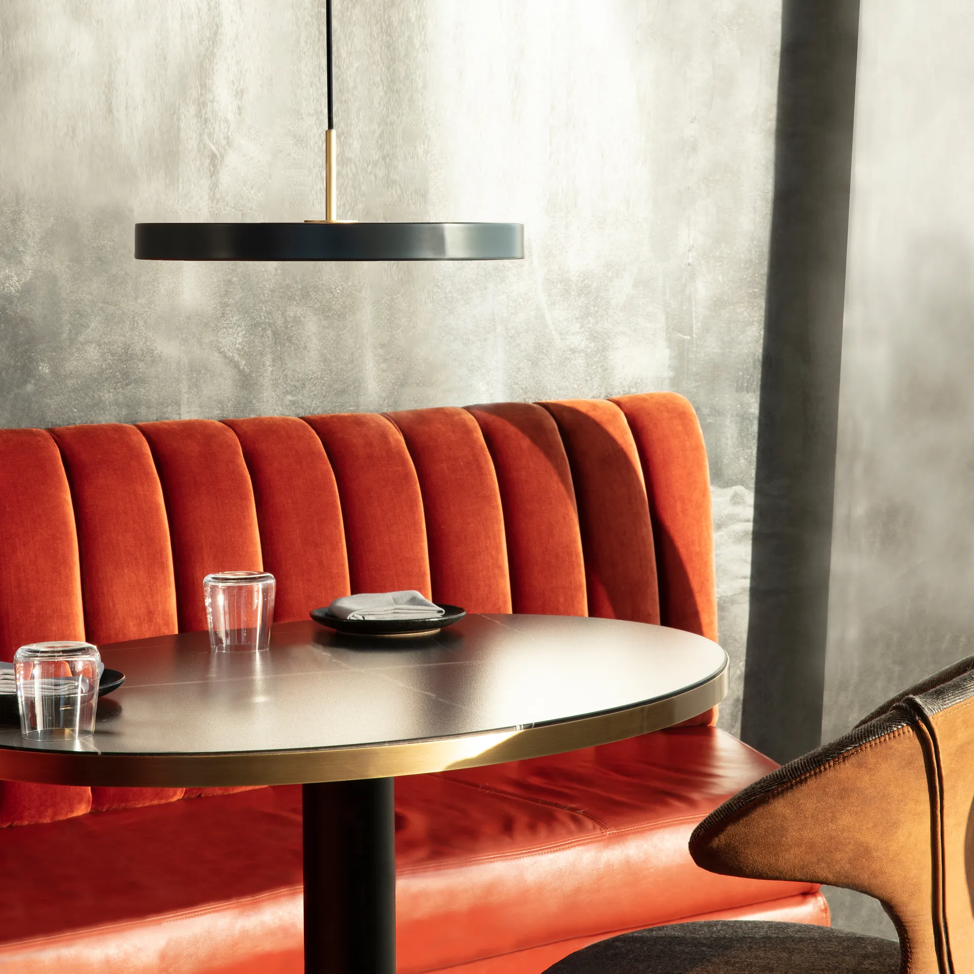 Asteria kattolamppu, Black Umage