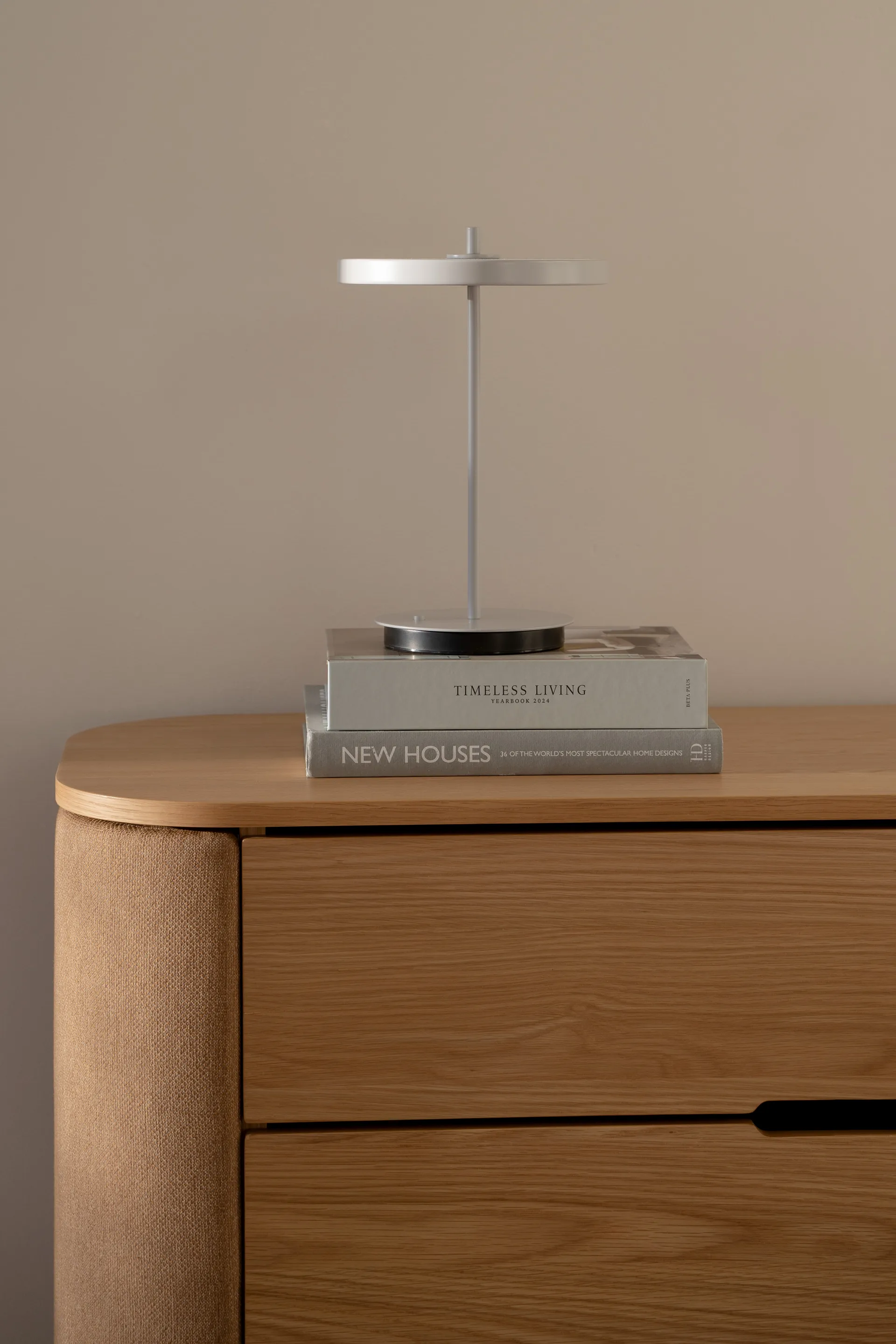 Asteria Move kannettava pöytävalaisin, Monochrome-nuance mist Umage