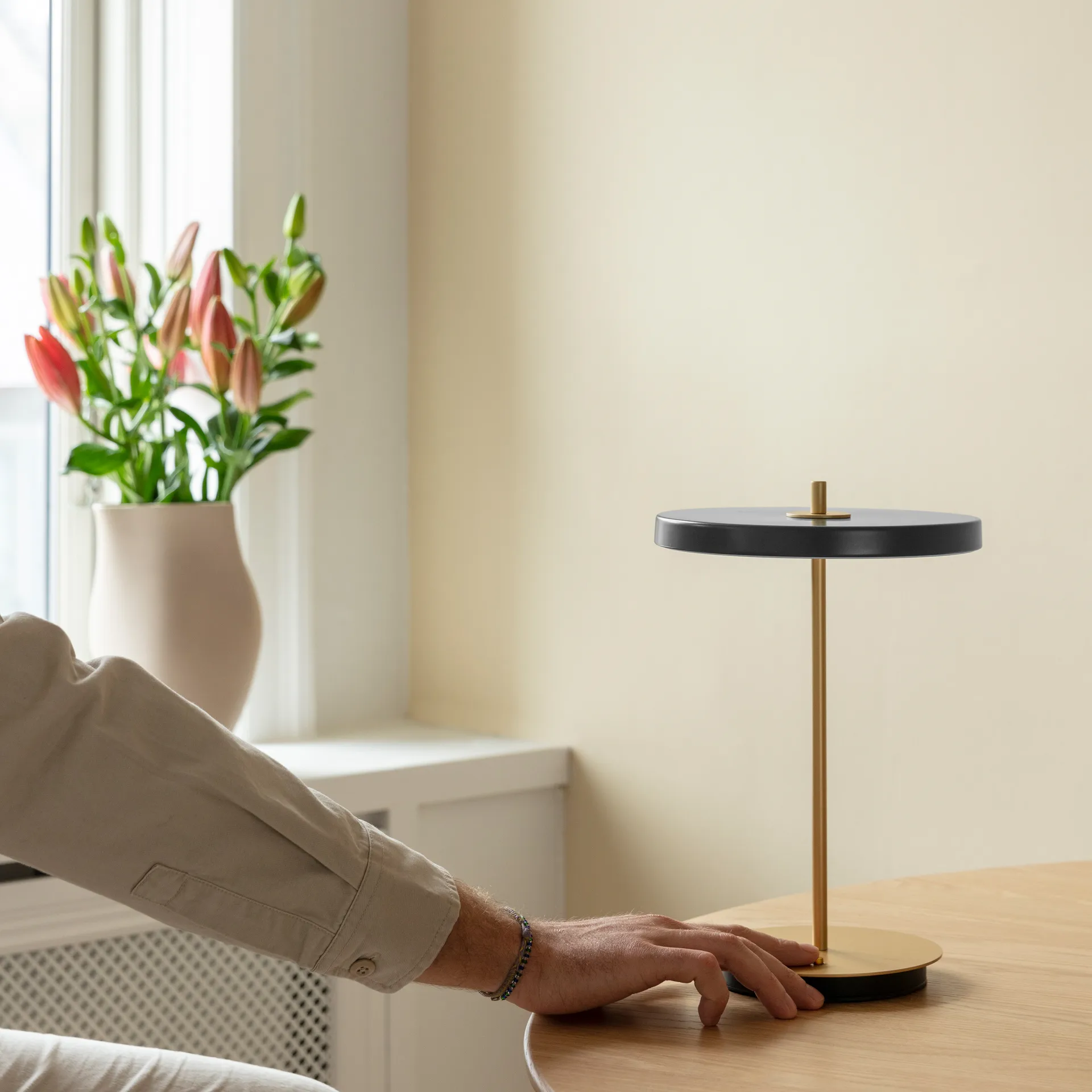 Asteria Move -pöytävalaisin, Anthracite Umage